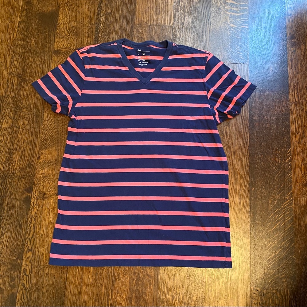Gap V Neck Tee